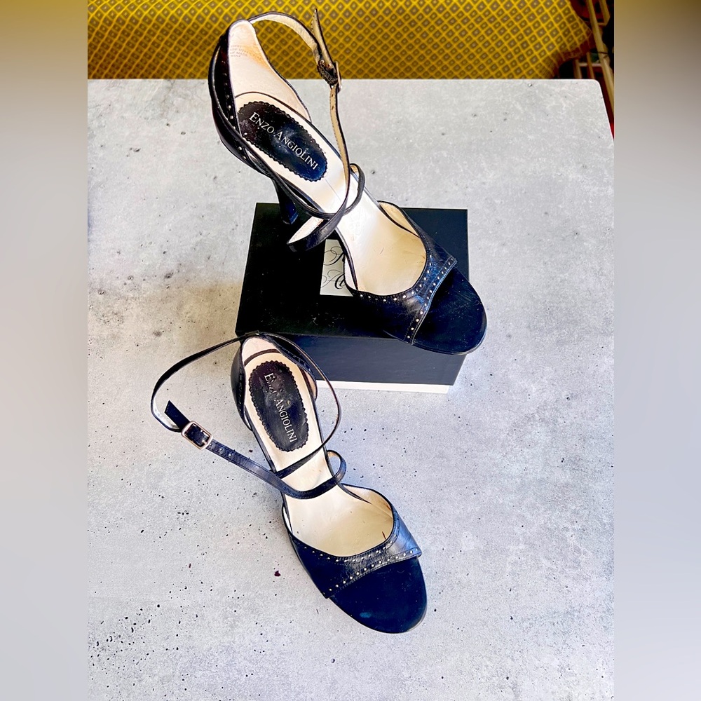 Enzo Angiolini Heels in Black Leather with White dot motif Size 7 EUC